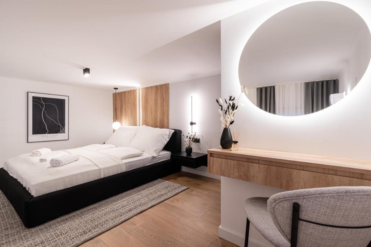 E56 - Grand Boulevard Heritage Residence - Best Location By Bqa Budapest Bagian luar foto
