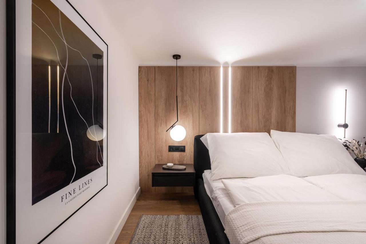 E56 - Grand Boulevard Heritage Residence - Best Location By Bqa Budapest Bagian luar foto