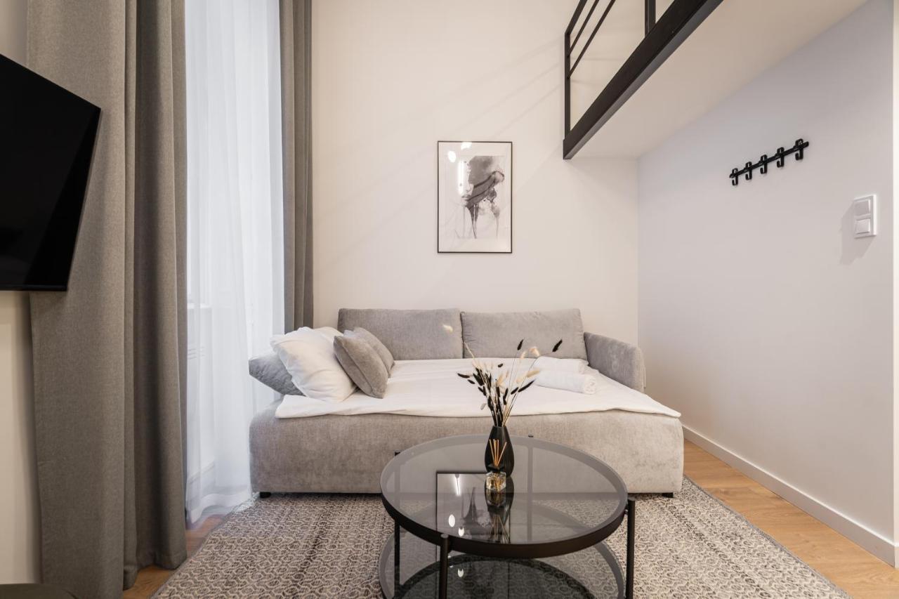 E56 - Grand Boulevard Heritage Residence - Best Location By Bqa Budapest Bagian luar foto
