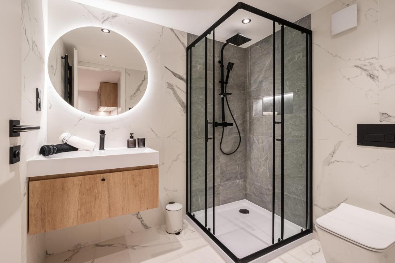 E56 - Grand Boulevard Heritage Residence - Best Location By Bqa Budapest Bagian luar foto