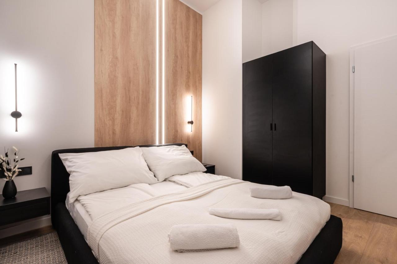 E56 - Grand Boulevard Heritage Residence - Best Location By Bqa Budapest Bagian luar foto